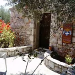Charouda Stone Tower Apartment