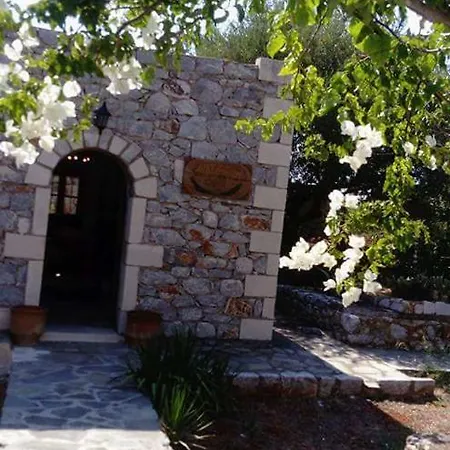 Charouda Stone Tower Апартаменты