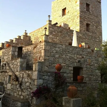 Апартаменты Charouda Stone Tower