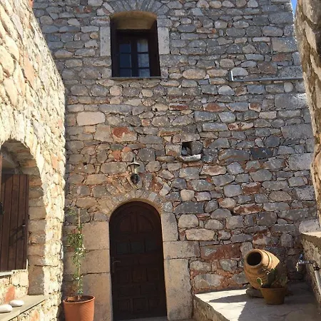 Charouda Stone Tower Pírgos Dhiroú