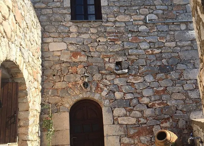 Charouda Stone Tower Pírgos Dhiroú